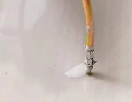 铜陵瓷砖空鼓维修公司专业解答在瓷砖铺贴过程中，如果使用的砂料过粗（如全部使用了粗砂），可能会导致以下问题